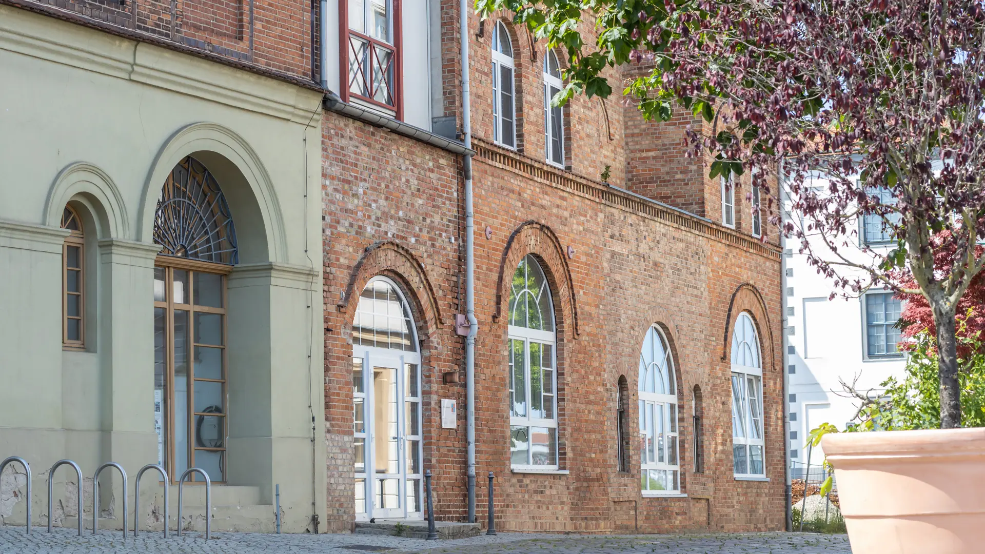 Außenansicht des Unternehmensgebäudes in Frankfurt (Oder)