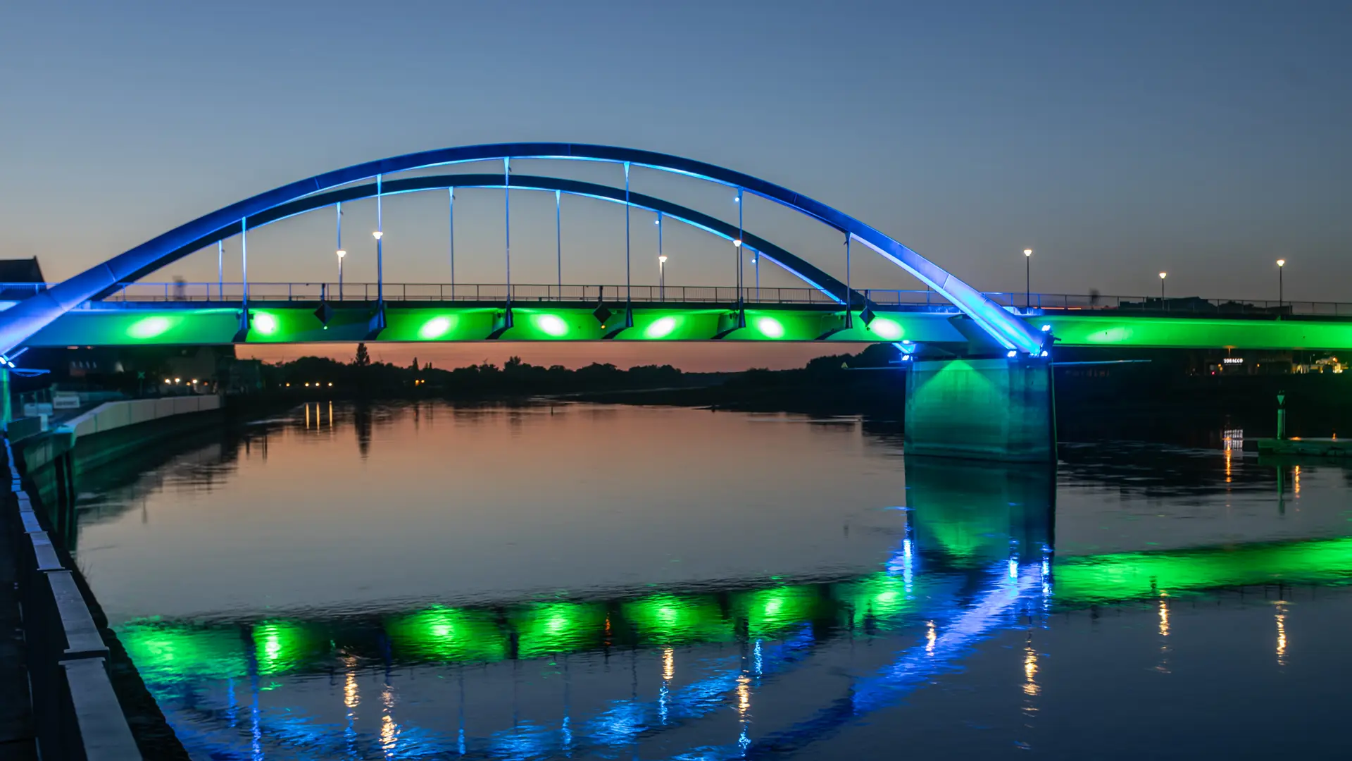 beleuchtete Stadtbrücke Frankfurt (Oder)
